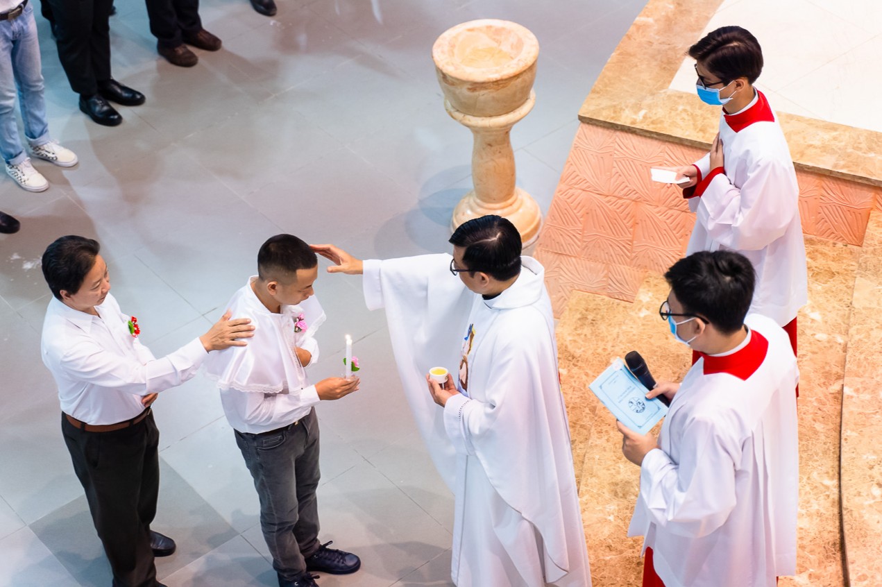 Người tân tòng và dấu ấn thiêng liêng